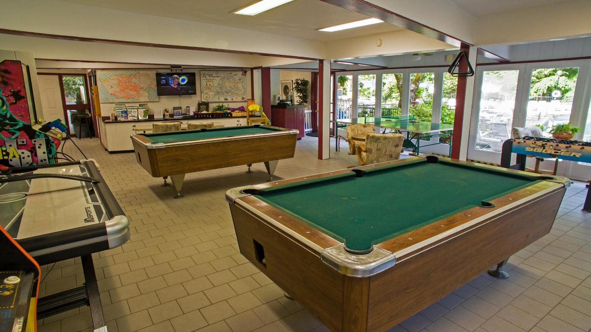Вілла Three Bears Den, Hot Tub, Pool Table, Pool Access, 1089 Free Tickets Each Paid Day, Dollywood Inclu Гатлінбург Номер фото